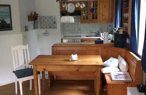 Schonberger Strand Apartment | Lovingly furnished vacation apartment with garden 200 m from the beach and pier