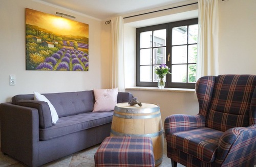 Kleinnaundorf Apartment | Lovingly furnished vacation apartment with sunny, quiet balcony facing the lavender