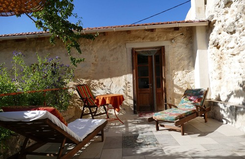 Vlachiana House | Lovingly restored and spacious natural stone house with pleasant summer coolness