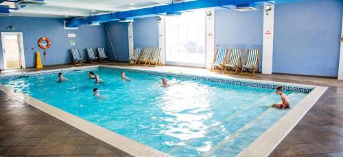 Aberystwyth Ski Chalet | Lovley Sea Viev 2 Bedroom Caravan in Clarach Bay