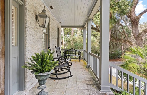 Sea Island House | Low-Country Cottage with Pool 5 minutes from Sea Island Beach