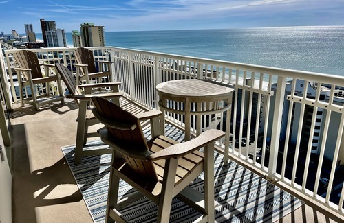 Gulf Shores Condo | Low Host Fees, Huge Beachfront Pool, 17th Floor E Corner Unit with Two Balconies