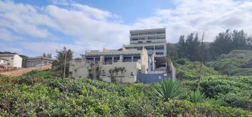 La Mercy Apartment | Low Tide