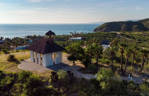 La Paz Apartment | Lower Cascada: Ocean view suite with indoor/outdoor showers