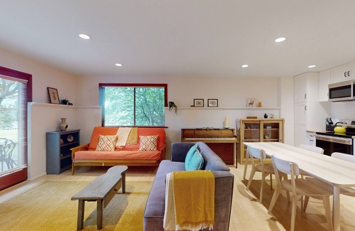 Bainbridge Island House | Lower-level apartment escape with full kitchen, Wifi and golf course views