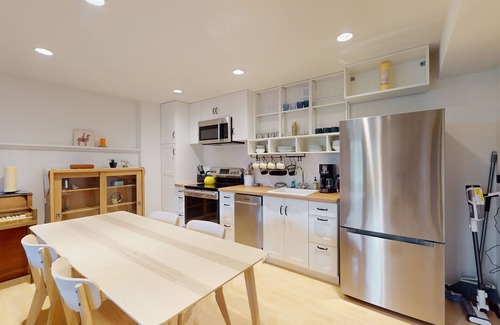 Bainbridge Island House | Lower-level apartment escape with full kitchen, Wifi and golf course views