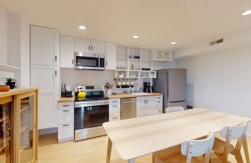 Bainbridge Island House | Lower-level apartment escape with full kitchen, Wifi and golf course views