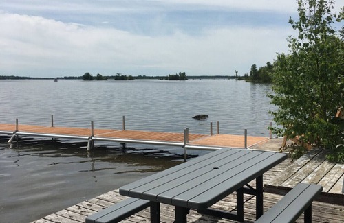 Kirkfield House | LOWER LEVEL COTTAGE/HOME ON CANAL LAKE FOR RENT