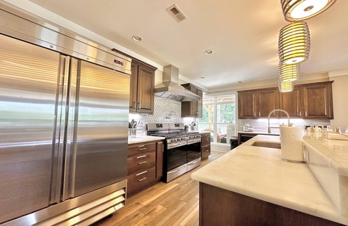 Cedar Bluff House | LOWER Level of "Your Big Lake House" - Firepit, Kayaks, HotTub, etc.