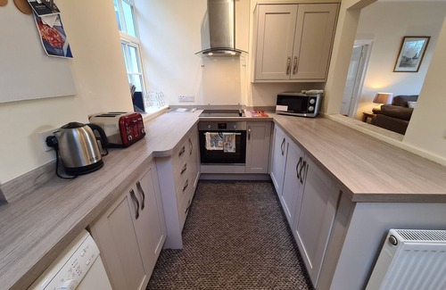St. Mawes Cottage | Lower Tresulian - an apartment that sleeps 4 guests in 2 bedrooms