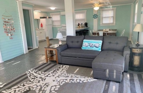 Topsail Beach Cottage | Lower Unit of Cozy cottage in Topsail Beach!