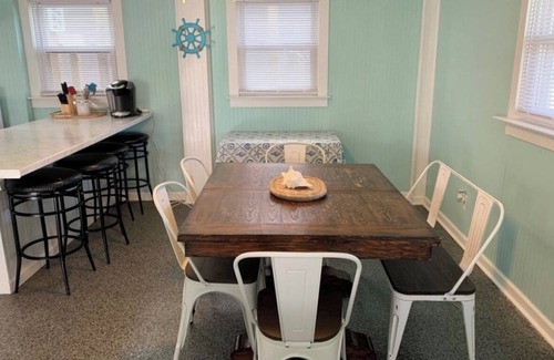 Topsail Beach Cottage | Lower Unit of Cozy cottage in Topsail Beach!