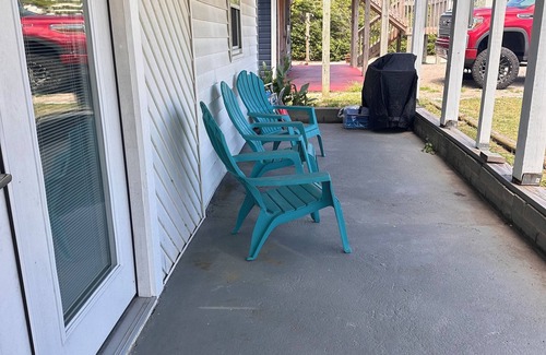 Topsail Beach Cottage | Lower Unit of Cozy cottage in Topsail Beach!