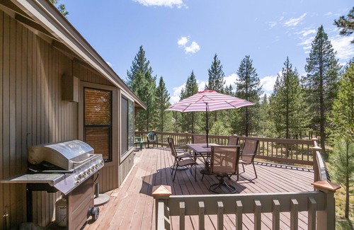 Overlook Park House | Lowland #3 3 masters, 8 SHARC passes and close to the Village/Sharc area!