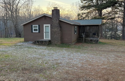 Iva House | Lowndesville Country Home