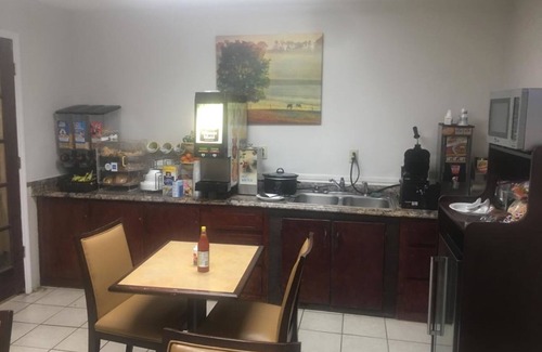 Hawkinsville Hotel | Loyalty Inn Hawkinsville