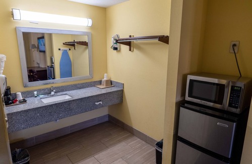 Hawkinsville Hotel | Loyalty Inn Hawkinsville