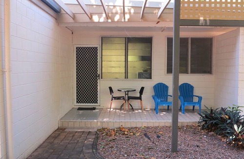 Arcadia House | "LOYANG APARTMENT 2" in Arcadia