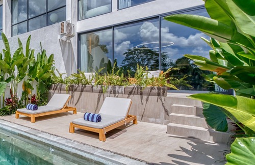 Gianyar Villa | Loyo Villas one BR-is the heart of Bali in welcoming Gianyar with WiFi, AC