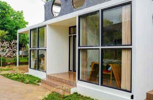 Bandengan Hotel | Lucca Resort & Residence