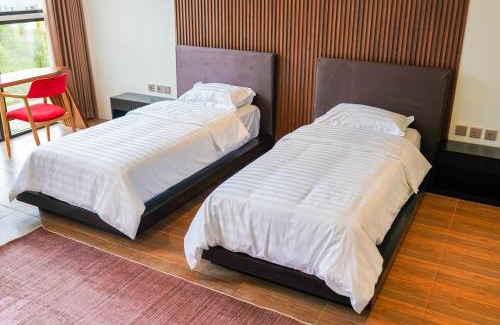 Bandengan Hotel | Lucca Resort & Residence