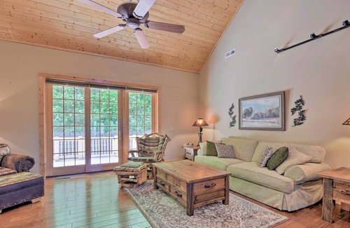 Waynesville House | 'Luck's Lookout': Breathtaking Mtn Views & Hot Tub