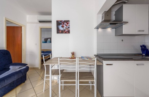 Lovrecica Apartment | LUCREZIA house with apartments/SOFIA APARTMENT