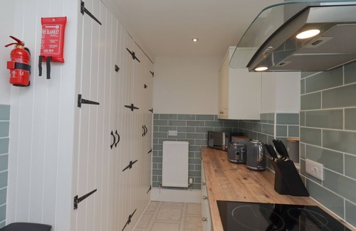 Canonbie Cottage | LUCY’S COTTAGE, pet friendly, with open fire in Langholm
