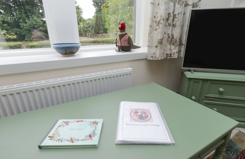 Canonbie Cottage | LUCY’S COTTAGE, pet friendly, with open fire in Langholm