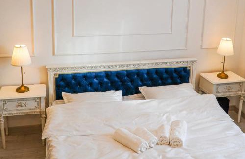 Sector 4 Apartment | Ludovic Luxury Suite