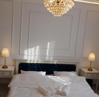 Sector 4 Apartment | Ludovic Luxury Suite