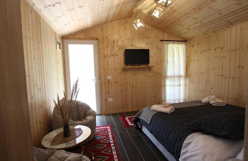 Tirana Cabin | Lugina e Shengjergjit ,Bujtinat