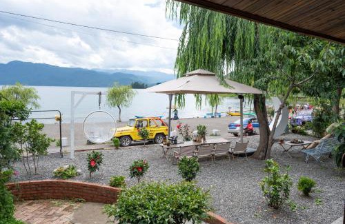 Lugu Lake - Yanyuan Bed & Breakfast | Lugu Lake Motorcycle Travel Home