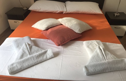 Kamen Apartment | Luka Big Apartment With Private Balcony And Parking Sea Views 7 min walk to beac