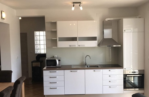 Kamen Apartment | Luka Big Apartment With Private Balcony And Parking Sea Views 7 min walk to beac