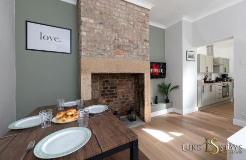 Newcastle-upon-Tyne Apartment | Luke Stays -Hillfield St Bensham