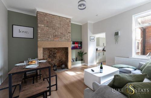 Newcastle-upon-Tyne Apartment | Luke Stays -Hillfield St Bensham