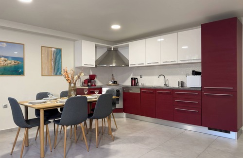 Kalamata House | Lumelia Mansion Your Sunny Garden Stay