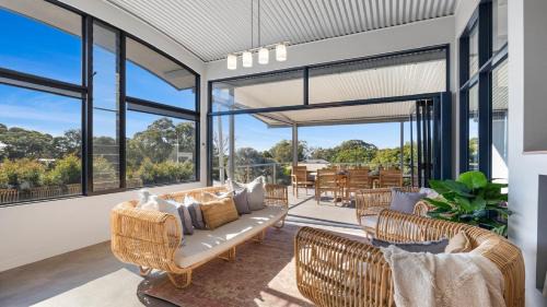 Korora House | Lumière - Large Modern Family Home, Pool, Beach
