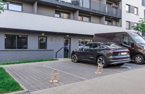Baluty Apartment | Lumina studio with parking near Manufaktura