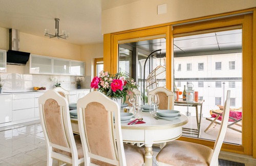 Mirow Apartment | Lumina stylish and new apart in Warsaw