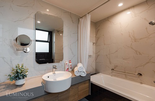 District 1 Apartment | Luminious 3br in District/FreeWifiPoolGym