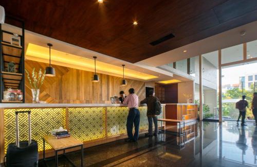 Surabaya Hotel | Luminor Hotel Jemursari By WH with The Best Breakfast in Town and Located Near Surabaya Industrial Estate Rungkut SIER