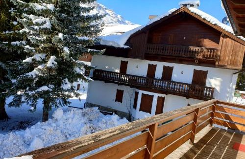Cortina d'Ampezzo Historic Centre Apartment | luminoso ed accogliente, centralissimo appartamento indipendente