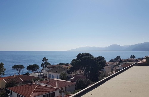 Cala Gonone House | LUMINOUS SEA VIEWS IN SARDINIA, IDEAL FOR COUPLES OF FRIENDS AND FAMILIES!