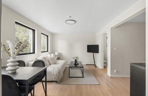 Al Municipality Apartment | Luna Studio!