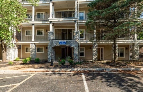 Table Rock Condo | Lush Club Wyndham Branson at the Meadows, 1 Bedroom Suite