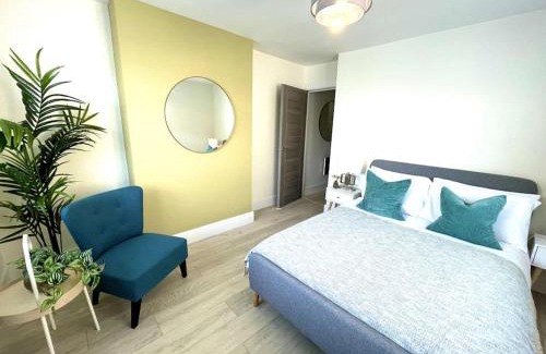 Porthcawl Apartment | Lush Porthcawl Large Spacious 3 bedroom Apt, Prime Location