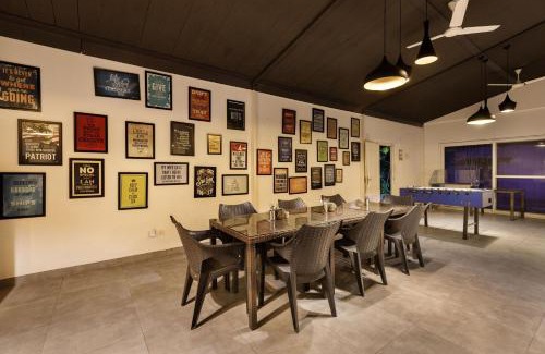 Denkanikota House | Lush Resorts13VillasPoolMealsProjector45 Pax