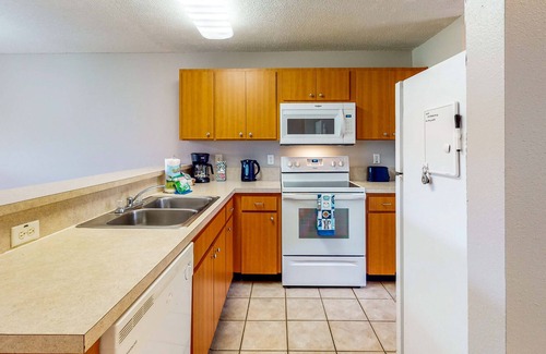 Fedhaven House | Lush Villa in Gated Lake Marion Resort - Pool